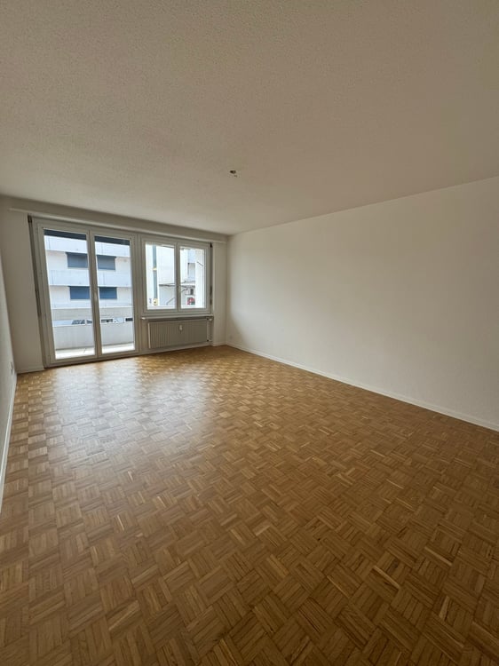 Helle 3.5-Zimmer-Wohnung mit Balkon in Bellach 3
