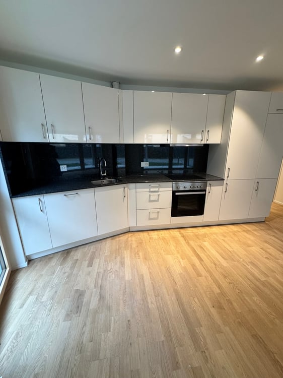 SOMMERAKTION: 1. Mietzins gratis - Moderne, offene Wohnung im Zentrum 3
