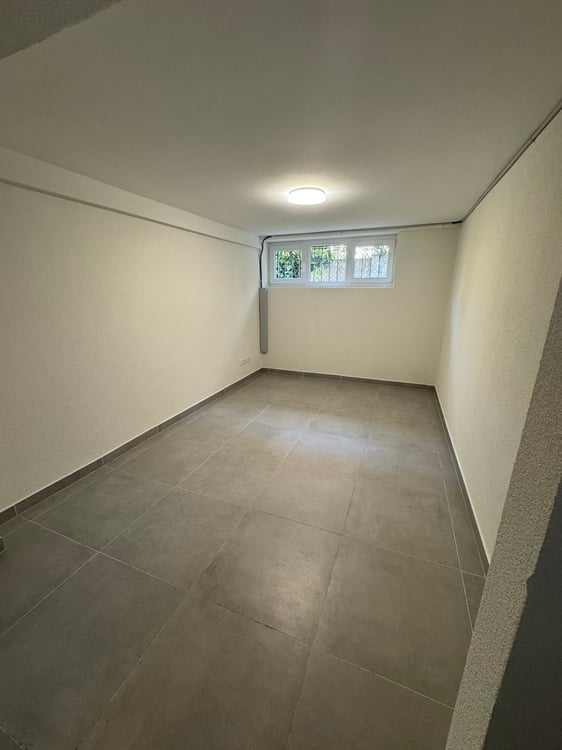 Hobbyraum mit eigenem Eingang und WC + Lavabo 3