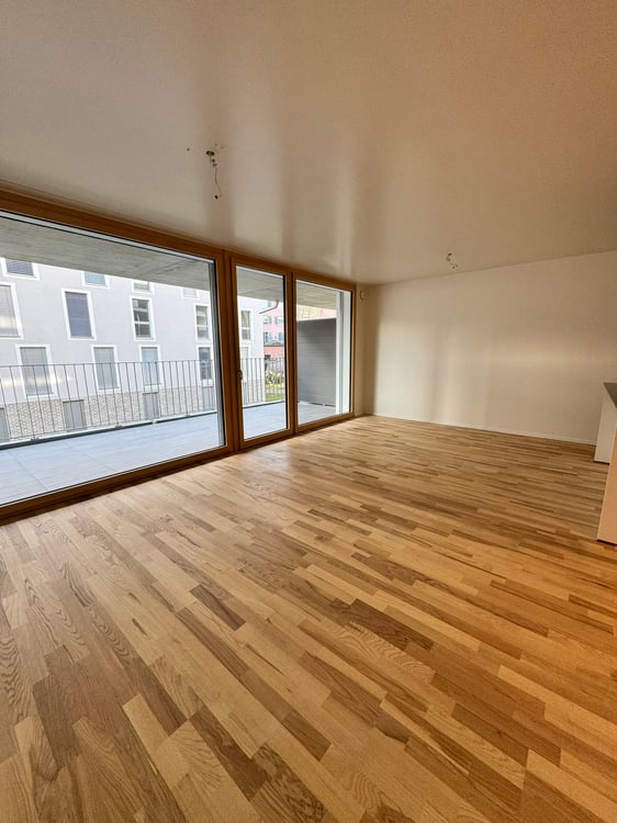 SOMMERAKTION: 1. Mietzins gratis - Moderne 3.5 Zimmerwohnung mit Balkon 2