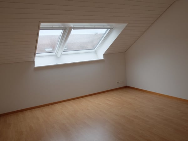 Grossszügige, helle Wohnung in gepflegter Überbauung 9