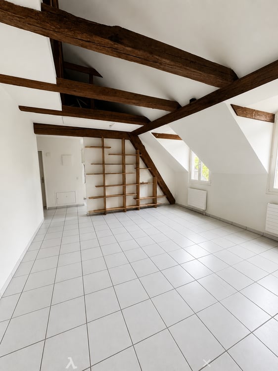 Bijoux in gepflegtem Mehrfamilienhaus / Bijoux dans un immeuble bien entretenu 2