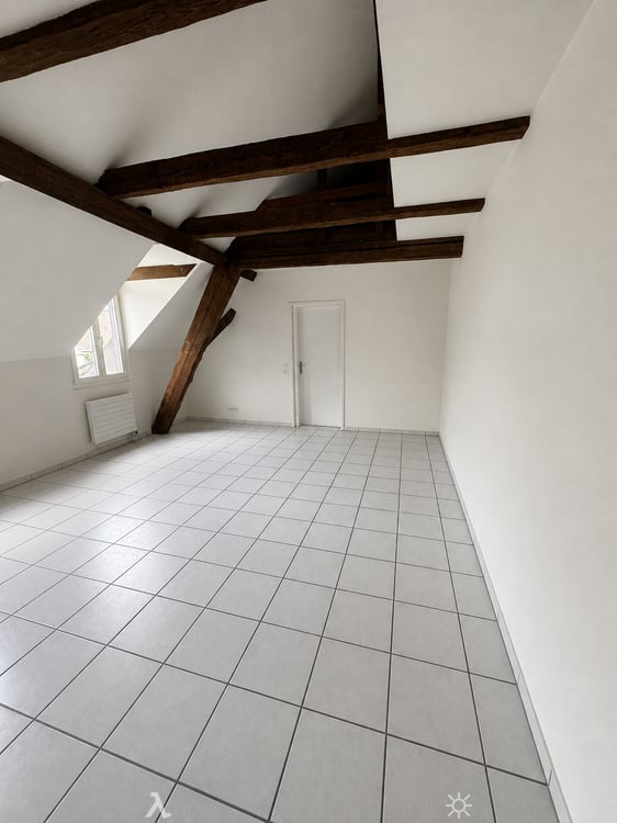 Bijoux in gepflegtem Mehrfamilienhaus / Bijoux dans un immeuble bien entretenu 3