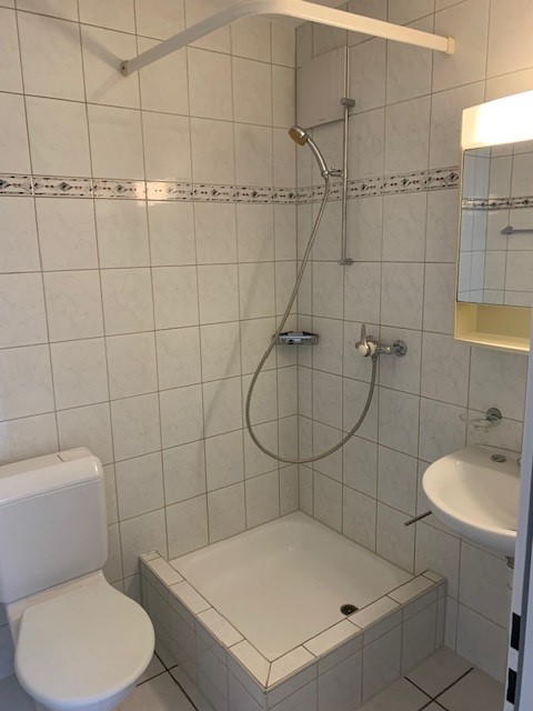Bijoux in gepflegtem Mehrfamilienhaus / Bijoux dans un immeuble bien entretenu 8
