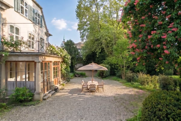 EINMALIGE GELEGENHEIT - HERRSCHAFTLICHES LANDHAUS MIT EINZIGARTIGER GARTENANLAGE 2