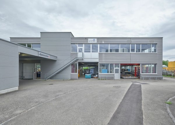 Attraktive Gewerbeliegenschaft in Kappelen 1