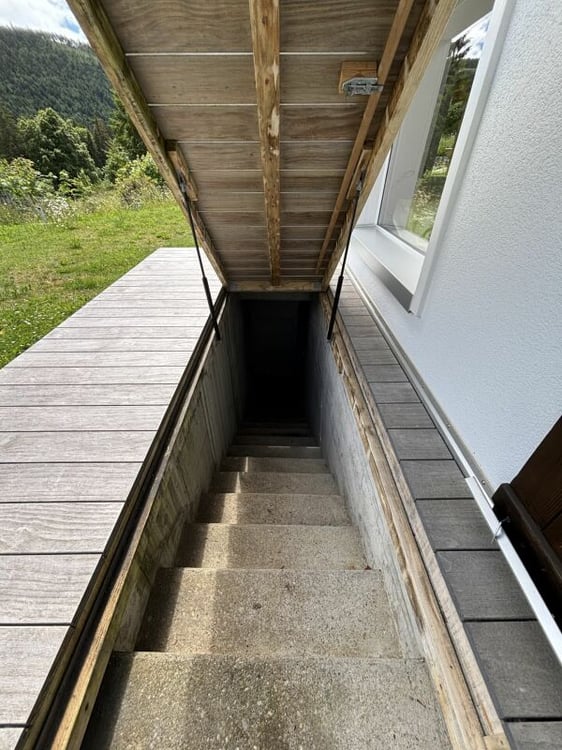 Exklusives Ferienhaus mit grossem Umschwung an äusserst ruhiger Lage 14