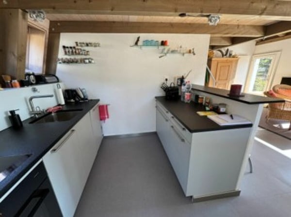 Exklusives Ferienhaus mit grossem Umschwung an äusserst ruhiger Lage 9