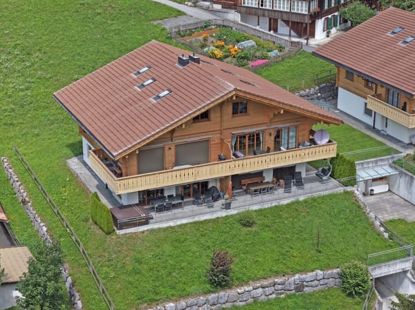 Charmante 3.5-Zimmer-Maisonettewohnung mit Galerie an Hanglange