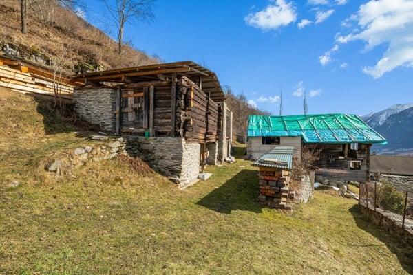 Historisches Ensemble mit bewilligtem Projekt in Calonico 3