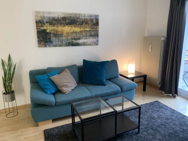 City Centre: modern furnished apartment with lift and large balcony 1