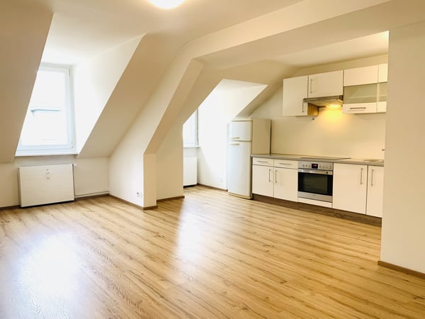 Helle Altbauwohnung im Kleinbasel an zentraler Lage. 1