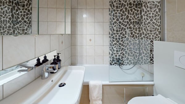 Unique Serviced Living @ St. Johann 8