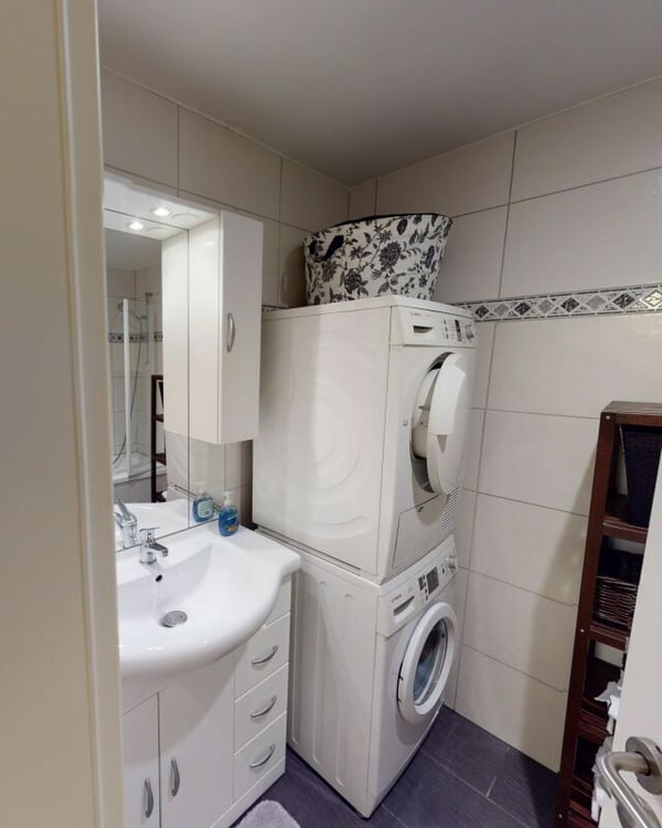 Unique Serviced Living @ Old Town 0131 6