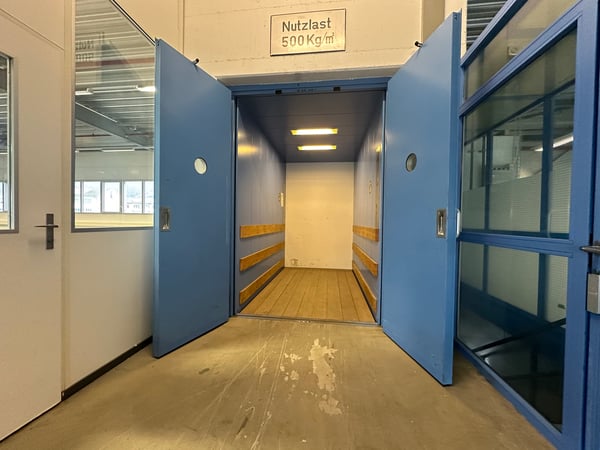 Helle Gewerbefläche im 1. OG an der Sagmattstrasse 13 6