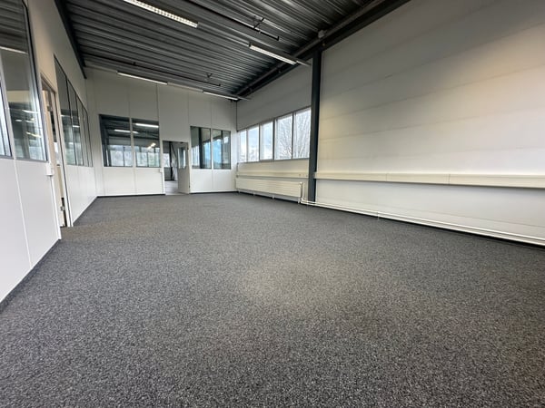 Helle Gewerbefläche im 1. OG an der Sagmattstrasse 13 3