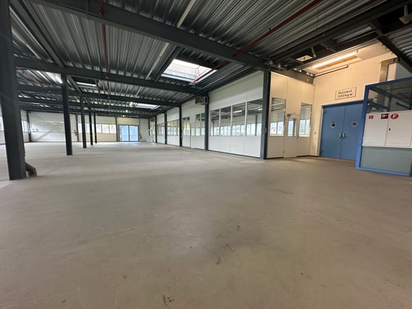 Helle Gewerbefläche im 1. OG an der Sagmattstrasse 13 7