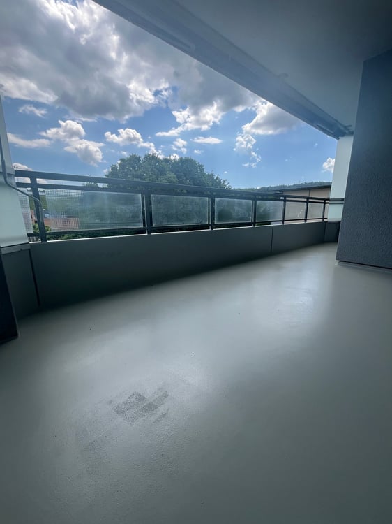 Was will man mehr? Neu renovierte 4.5 Zimmer-Wohnung! 10