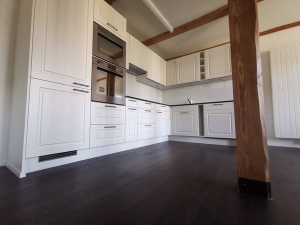 Lichtdurchflutete 3.5 Zimmerwohnung mit charmanten Sichtbalken 3