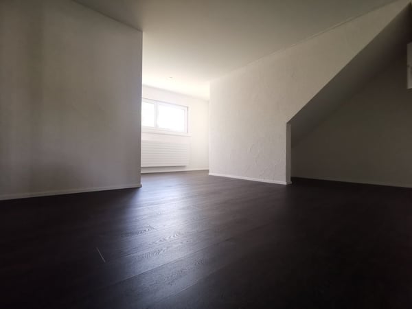 Lichtdurchflutete 3.5 Zimmerwohnung mit charmanten Sichtbalken 6