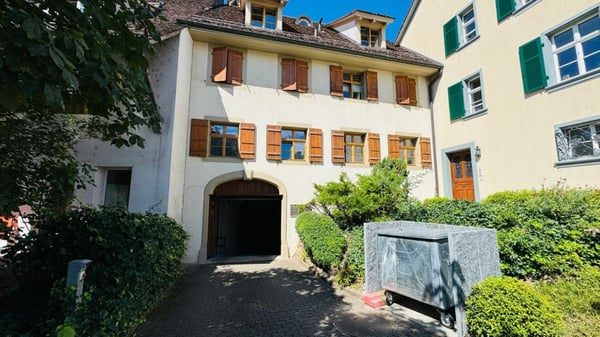 Auto-Einstellhalle für ca. 7 Fahrzeuge 3