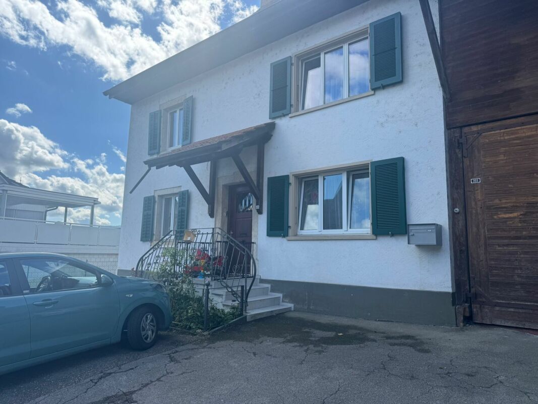 Bild Frisch renovierte 4.5-Zimmer-EG-Wohnung mit Keller