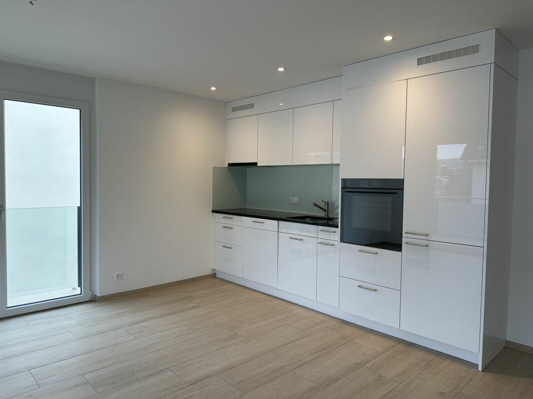 Bild Moderne attraktive 3.5-Zimmer-Wohnung in Reinach - mit Balkon & eigenem Waschturm