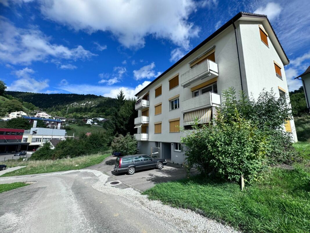 Bild Preiswerte 4.5-Zimmer-Wohnung mit neuer Küche und Balkon in Waldenburg