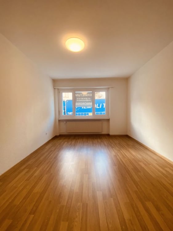 Zweitbezug 1 OG links W-2001, 1.5-Zimmer mit Balkon 4