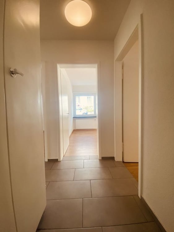 Zweitbezug 1 OG links W-2001, 1.5-Zimmer mit Balkon 7