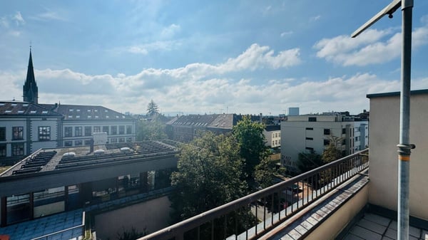 1.5-Zimmerwohnung mit Balkon, eigenem Waschturm, Keller und Veloraum 10