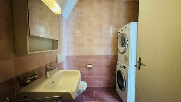 1.5-Zimmerwohnung mit Balkon, eigenem Waschturm, Keller und Veloraum 6