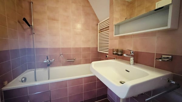 1.5-Zimmerwohnung mit Balkon, eigenem Waschturm, Keller und Veloraum 7