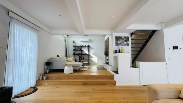 Luxuriöses 1.5-Zimmer-Einfamilienhaus mit Pool, Garten & Doppelgarage 15