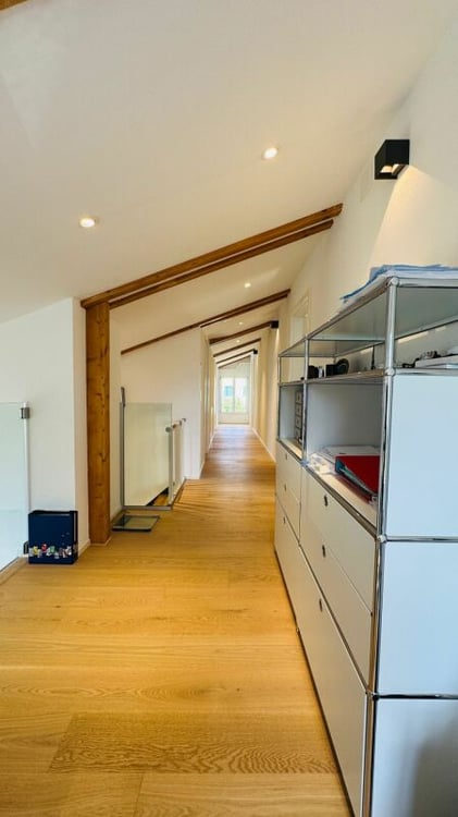 Luxuriöses 1.5-Zimmer-Einfamilienhaus mit Pool, Garten & Doppelgarage 13