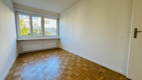 Gepflegte 1.5-Zi.-Wohnung mit Terrasse, Keller & 1 EHP 10