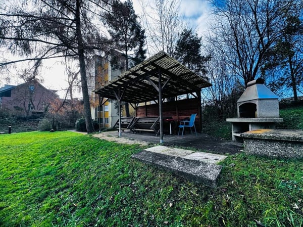 Modernisierte 1.5-Zimmer-Wohnung mit Balkon & grosser Garagenbox an optimaler Lage 20