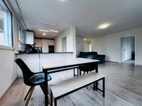 Modernisierte 1.5-Zimmer-Wohnung mit Balkon & grosser Garagenbox an optimaler Lage 7