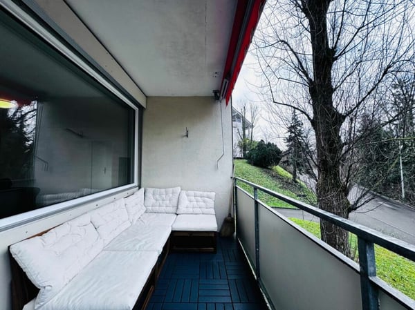 Modernisierte 1.5-Zimmer-Wohnung mit Balkon & grosser Garagenbox an optimaler Lage 18