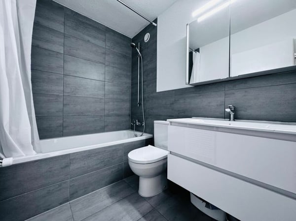 Modernisierte 1.5-Zimmer-Wohnung mit Balkon & grosser Garagenbox an optimaler Lage 4