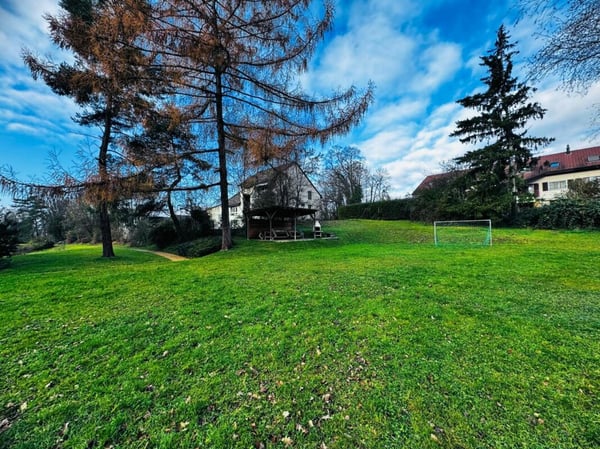 Modernisierte 1.5-Zimmer-Wohnung mit Balkon & grosser Garagenbox an optimaler Lage 17