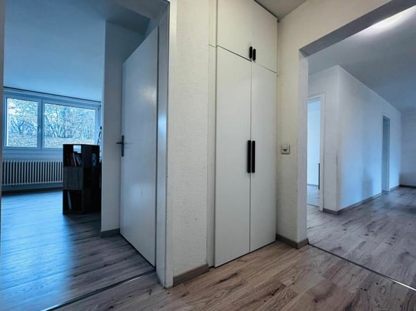 Modernisierte 1.5-Zimmer-Wohnung mit Balkon & grosser Garagenbox an optimaler Lage 5