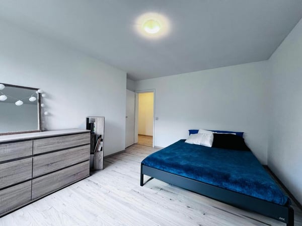 Modernisierte 1.5-Zimmer-Wohnung mit Balkon & grosser Garagenbox an optimaler Lage 10