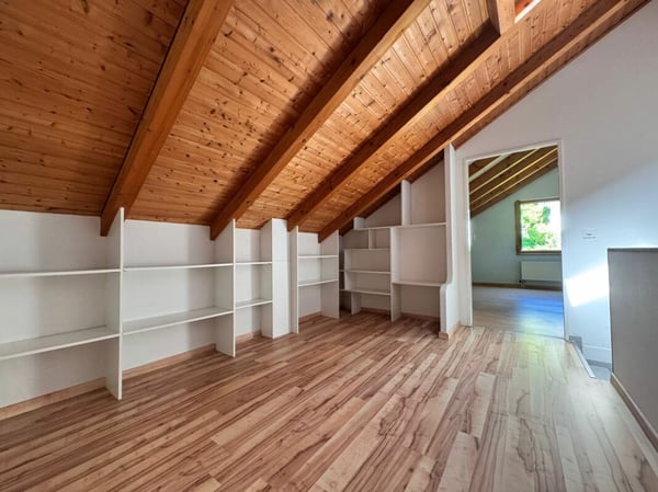 Eckeinfamilienhaus mit Garten, Carport, Pool und 1.5 Zimmern - per sofort verfügbar 11