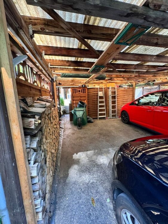 Eckeinfamilienhaus mit Garten, Carport, Pool und 1.5 Zimmern - per sofort verfügbar 20