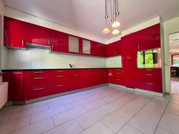 Eckeinfamilienhaus mit Garten, Carport, Pool und 1.5 Zimmern - per sofort verfügbar 8