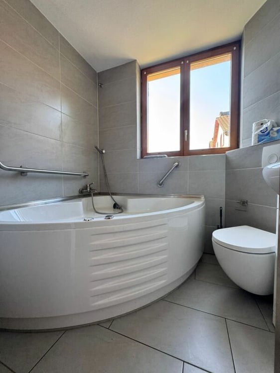 Eckeinfamilienhaus mit Garten, Carport, Pool und 1.5 Zimmern - per sofort verfügbar 15