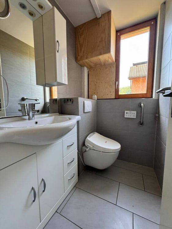 Eckeinfamilienhaus mit Garten, Carport, Pool und 1.5 Zimmern - per sofort verfügbar 16