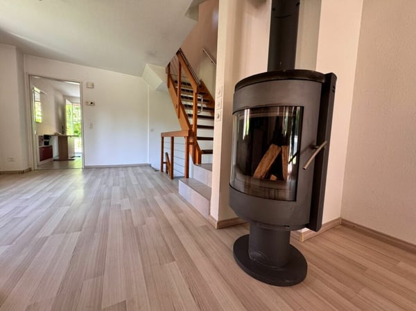 Eckeinfamilienhaus mit Garten, Carport, Pool und 1.5 Zimmern - per sofort verfügbar 6