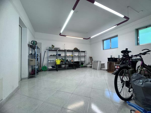 Gepflegtes MFH in Topzustand, solide Mieterschaft, schöne Lage 31